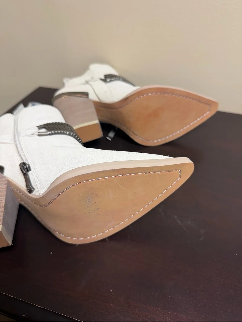 DNKY chic white